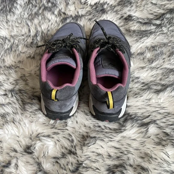 Size 7 - Picture 8 of 8